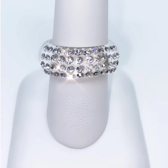Acrylic Crystal Ring Embellished With Genuine “Crystal Stone Elements” New! - Picture 5 of 14